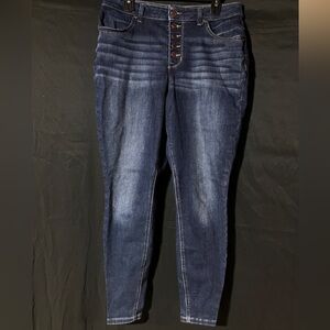 Skinny Jeans with Buttons